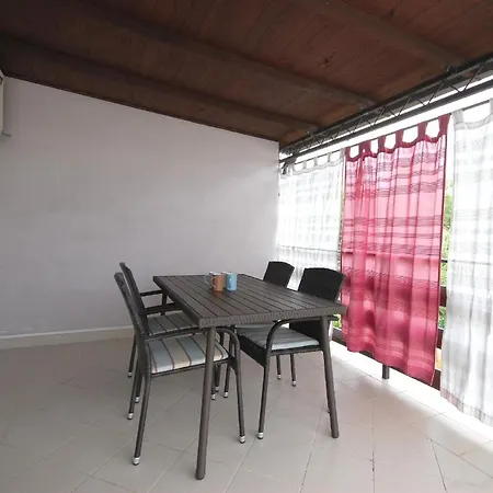 Apartman Fuer 4 Personen Ca 40 Qm In Njivice, Kvarner Bucht Krk *